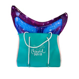 XL sporttas in turquoise met zeemeerminstaart in blauw/paarse tinten, ideaal voor het veilig meenemen van je staart.